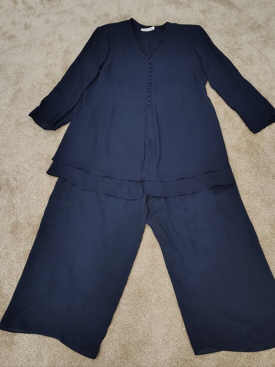 Silhouette Pants - SILHOUETTES NAVY CHIFFON PANT SUIT WOMENS 18W WEDDING GALA VNECK BEADED NECKLINE
